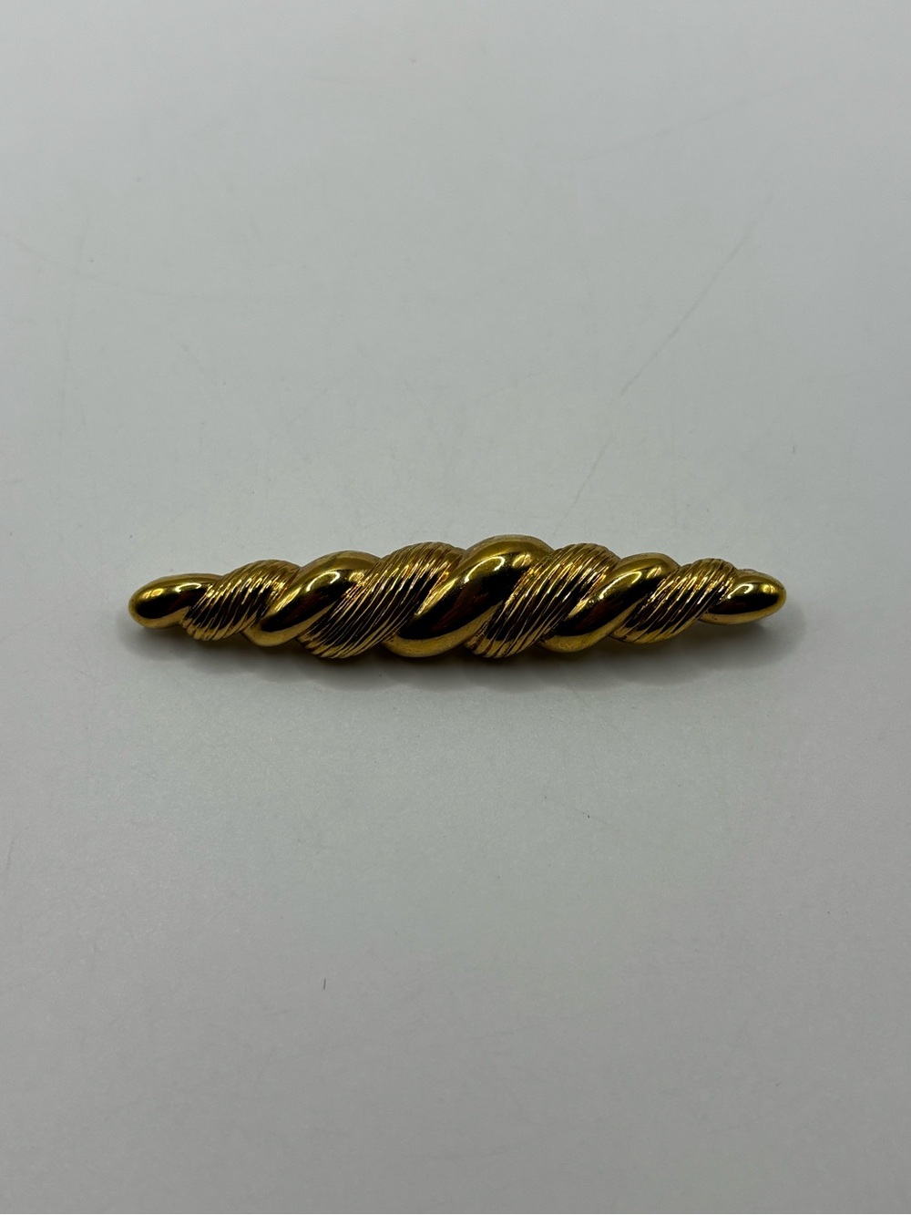 Vintage Gold-Tone Twisted Rope Bar Brooch - Picture 2 of 10